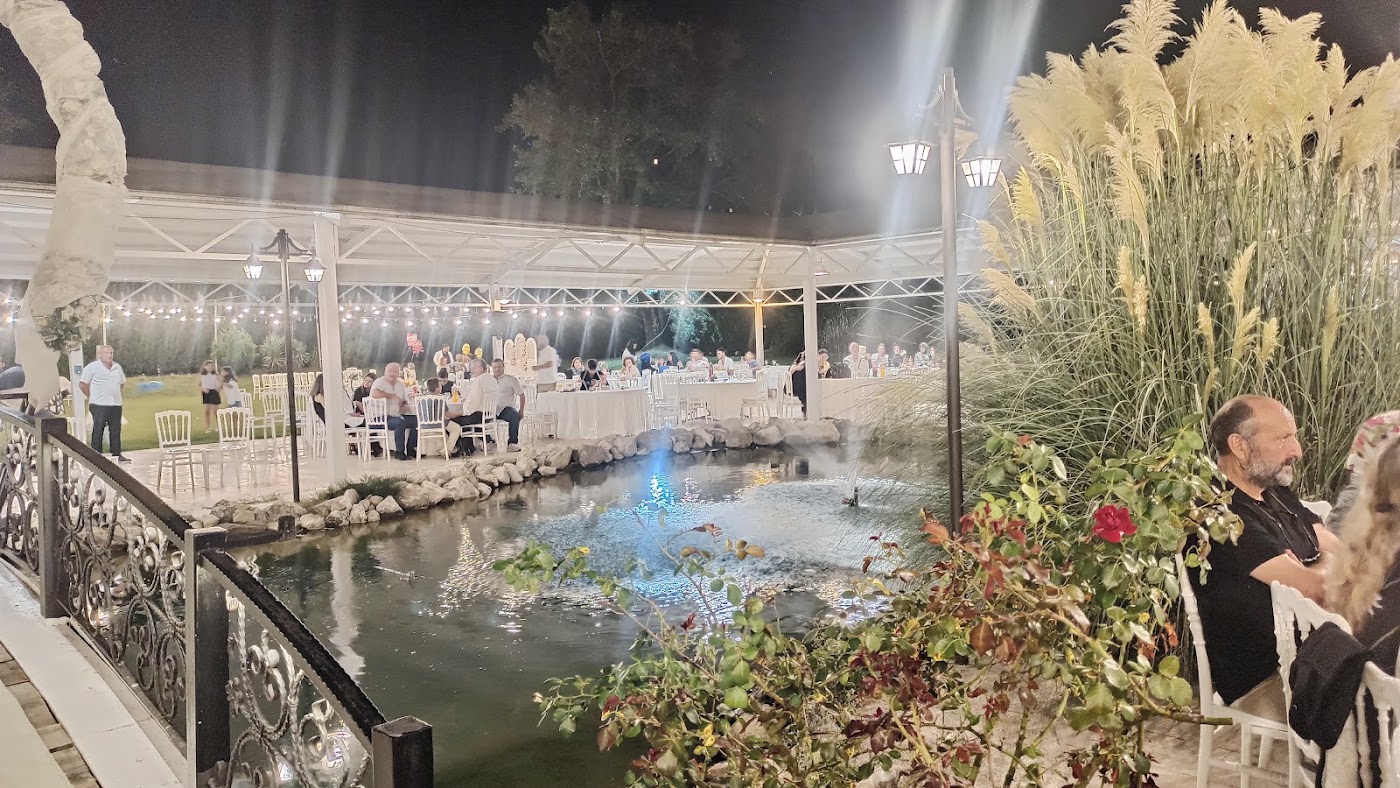 Küçük Göl Kır Bahçesi — fotoğraf 3