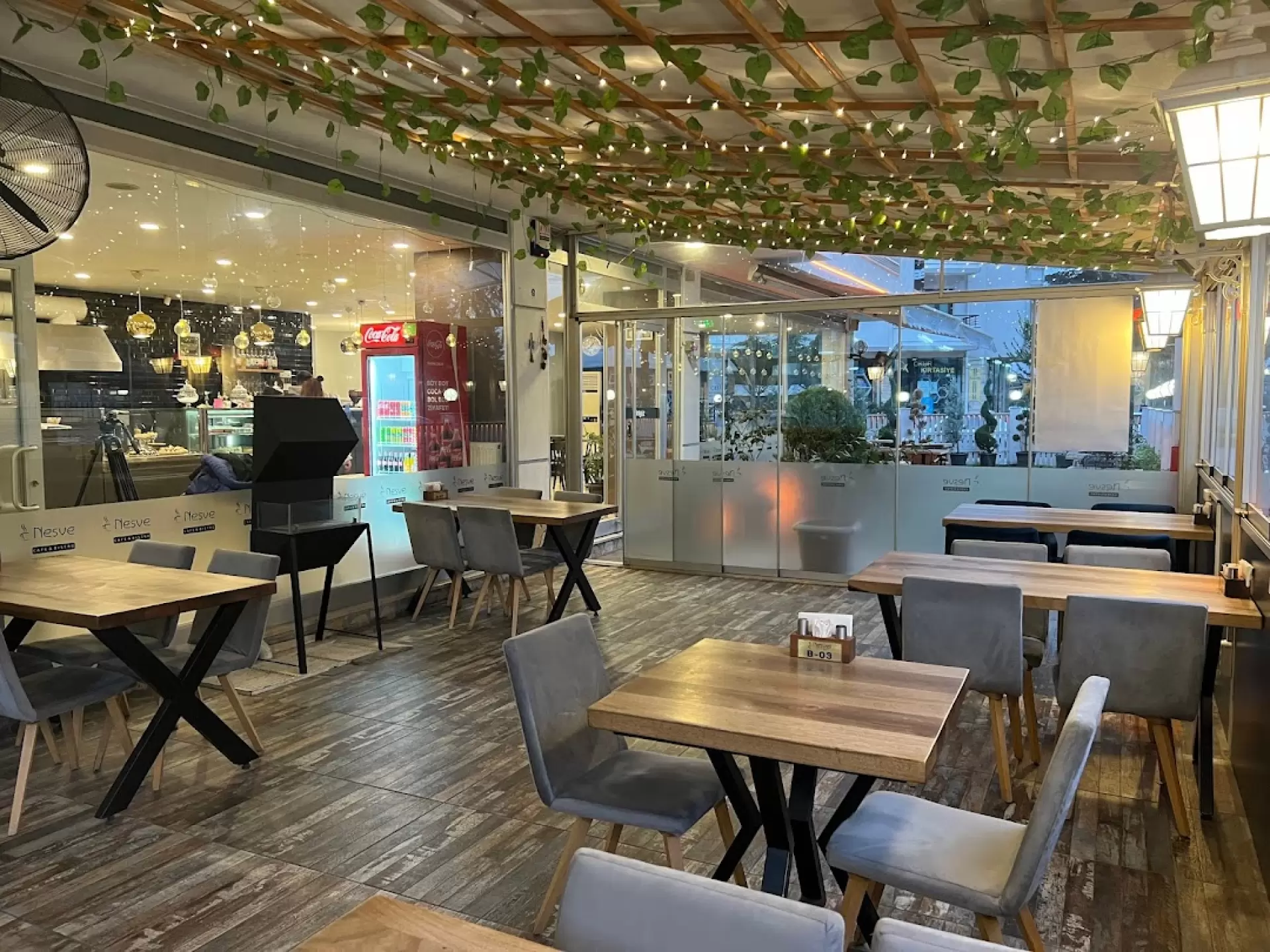 Neşveli Cafe Bistro — fotoğraf 1